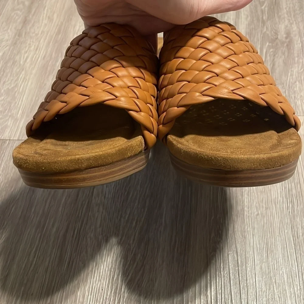 Pierre Dumas Women’s Morgen Sandal Heels Size 10 Brown Thick Heel Quilted Strap